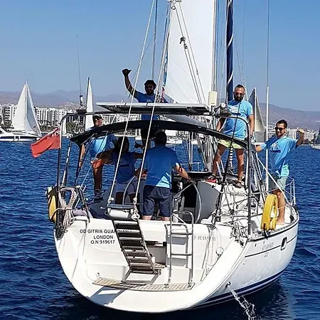 Bareboat For Rend